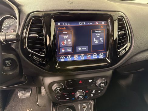 Used 2018 Jeep Compass Limited image 16