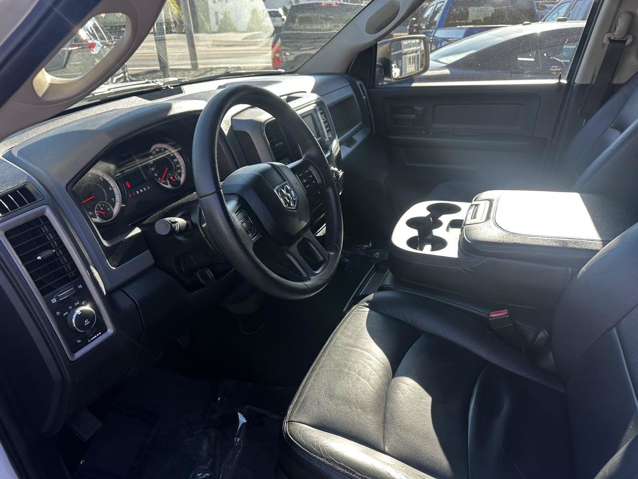 Used 2017 RAM 1500 Express AWD/4WD image 9