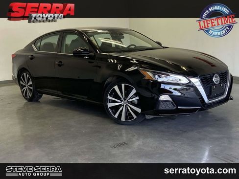 Used 2021 Nissan Altima 2.5 SR FWD image 1