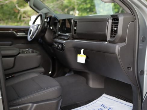 Used 2025 Chevrolet Silverado 1500 LT AWD/4WD image 30