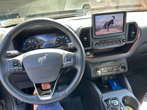 Used 2024 Ford Bronco Sport Outer Banks w/ Tech Package AWD/4WD image 2