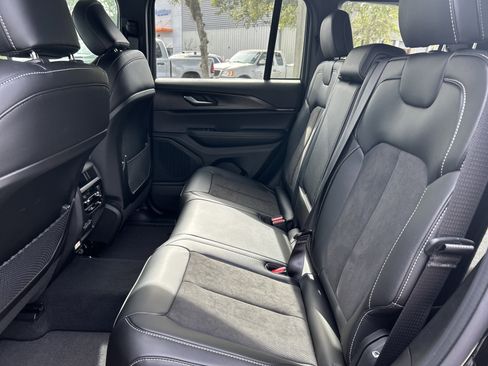 New 2025 Jeep Grand Cherokee Altitude image 57