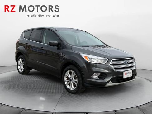 Used 2017 Ford Escape SE image 7