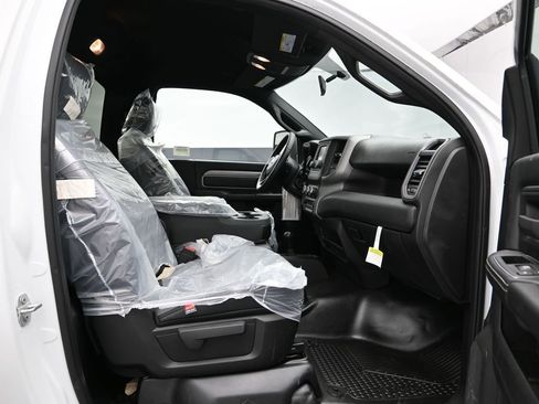 Used 2023 RAM 5500 4x4 Regular Cab image 20
