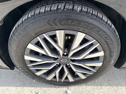 Used 2024 Nissan Altima 2.5 SV image 25