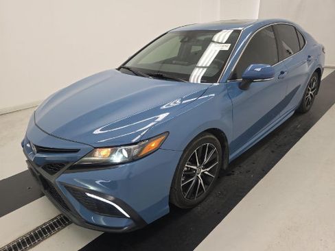 Used 2024 Toyota Camry SE w/ Audio Upgrade Package FWD image 2