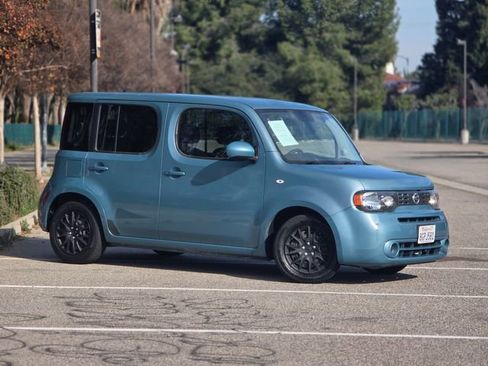 Used 2010 Nissan Cube 1.8 S w/ Interior Designer Pkg FWD image 3