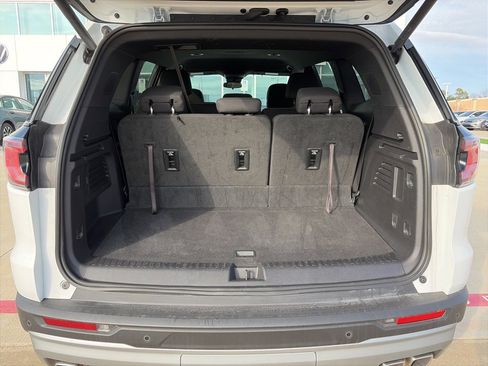 Used 2025 GMC Acadia Elevation image 7
