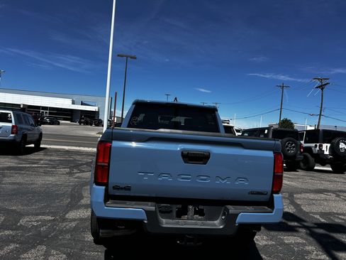 Used 2026 Toyota Tacoma TRD Sport AWD/4WD image 4