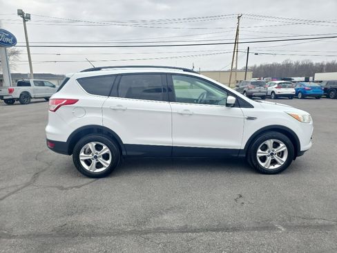 Used 2015 Ford Escape SE w/ Equipment Group 201A image 5