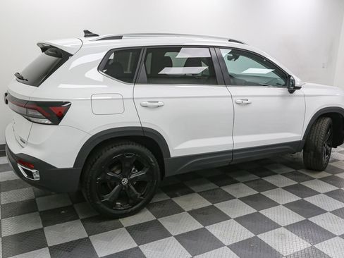 Used 2025 Volkswagen Taos SEL w/ Black Wheel Plus Package image 8