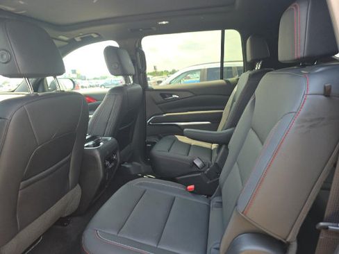 Used 2024 Chevrolet Traverse Z71 w/ Enhanced Driving Package AWD/4WD image 4