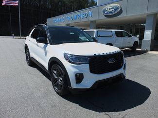 Used 2025 Ford Explorer ST video 1