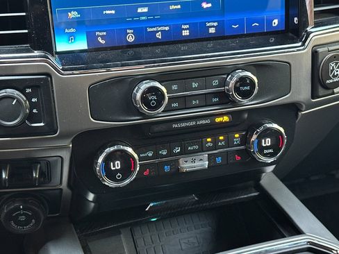 Used 2022 Ford F250 Platinum AWD/4WD image 19