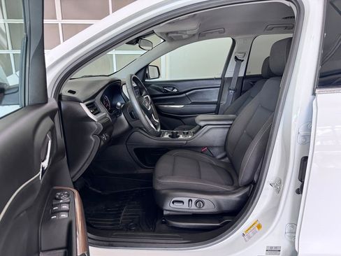 Certified 2023 GMC Acadia SLE w/ Driver Convenience Package image 10