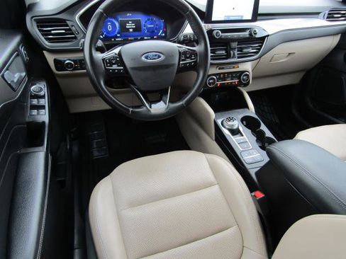 Certified 2021 Ford Escape Titanium image 2