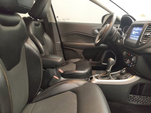 Used 2018 Jeep Compass Latitude w/ Popular Equipment Group AWD/4WD image 21
