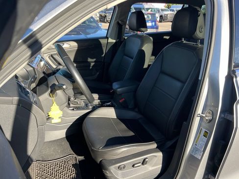 Used 2019 Volkswagen Tiguan SE AWD/4WD image 18