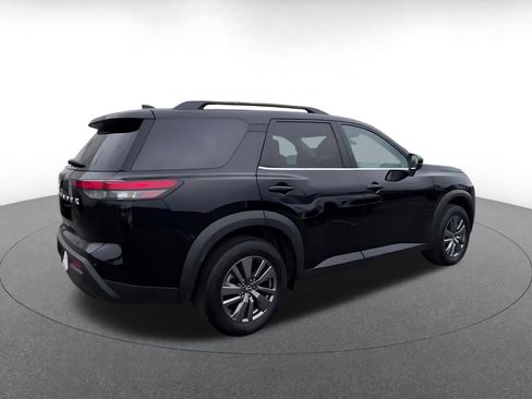 Used 2025 Nissan Pathfinder SV FWD image 13