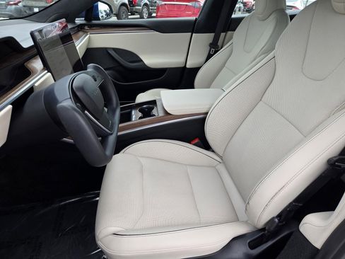 Used 2021 Tesla Model S Plaid image 18