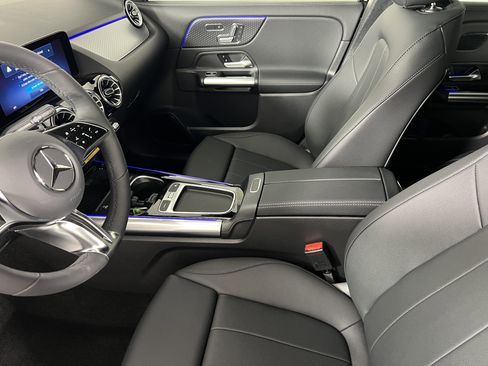 New 2025 Mercedes-Benz GLA 250 4MATIC image 4