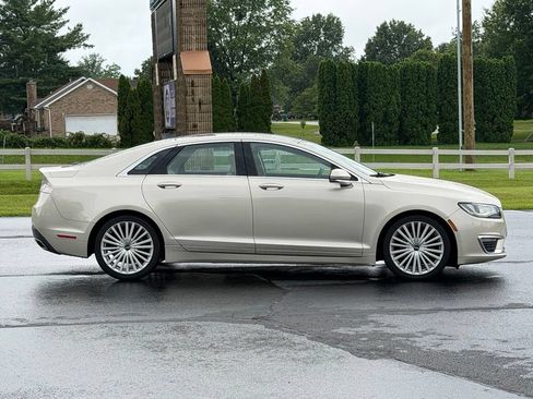 Used 2017 Lincoln MKZ Reserve FWD image 8