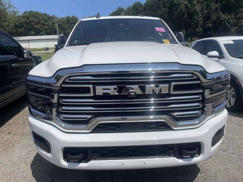 Used 2026 RAM 2500 Laramie AWD/4WD image 2