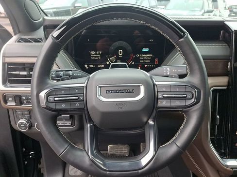 Certified 2025 GMC Yukon Denali Ultimate image 20