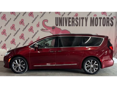 Used 2017 Chrysler Pacifica Limited FWD image 8