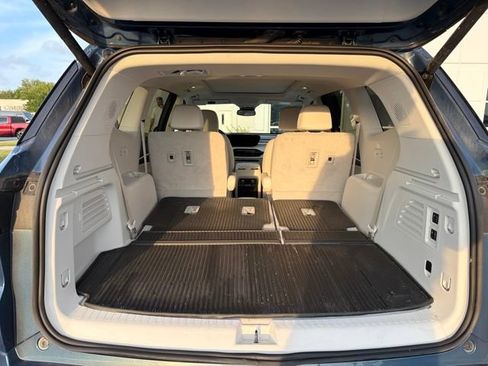 Used 2025 Buick Enclave Avenir w/ Trailering Package, 5000 lbs. AWD/4WD image 12
