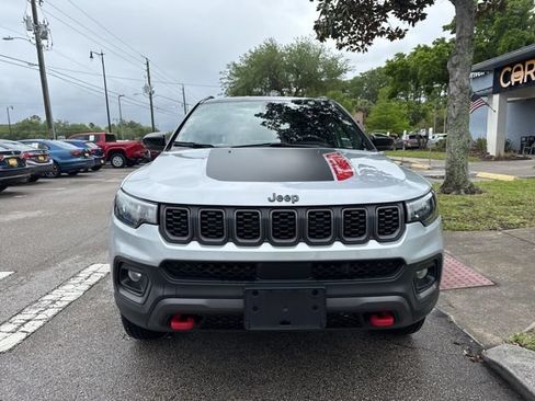 Used 2024 Jeep Compass Trailhawk AWD/4WD image 3