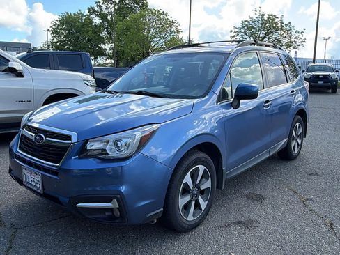 Used 2017 Subaru Forester 2.5i Limited AWD/4WD image 1