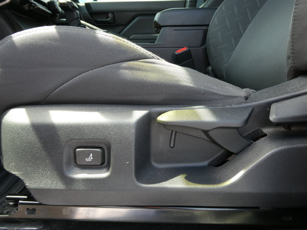 Used 2024 Toyota Tacoma SR AWD/4WD image 25
