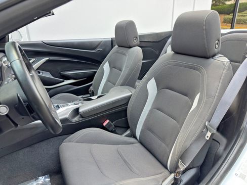 Used 2020 Chevrolet Camaro LT RWD image 31
