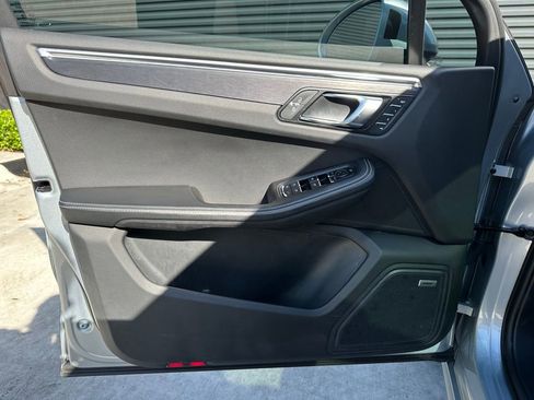 Certified 2023 Porsche Macan GTS image 20