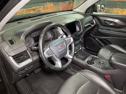 Used 2024 GMC Terrain SLT image 23