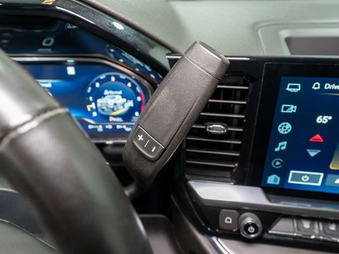 Used 2024 Chevrolet Silverado 2500 High Country w/ High Country Premium Package image 35