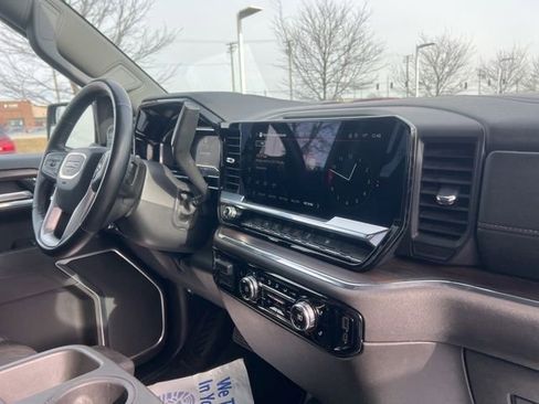 Used 2025 GMC Sierra 1500 SLT image 35