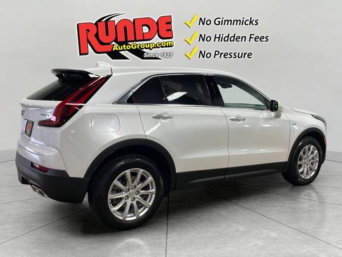 Used 2022 Cadillac XT4 Luxury w/ Trailering Package AWD/4WD image 6