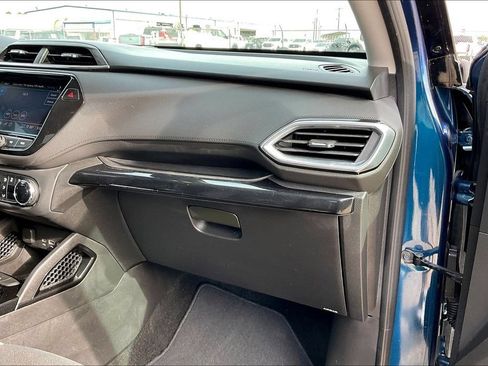 Used 2021 Chevrolet TrailBlazer LT w/ Convenience Package FWD image 22