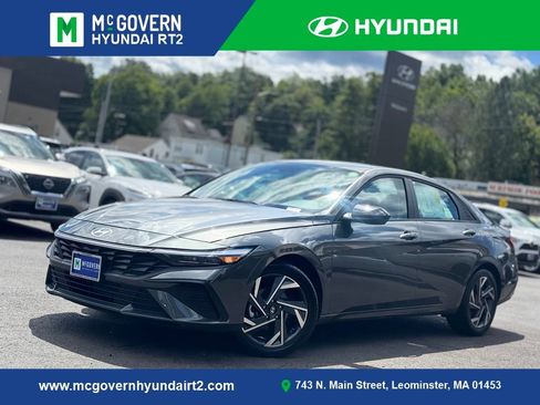 Certified 2025 Hyundai Elantra Sport FWD image 1