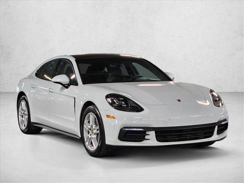Used 2020 Porsche Panamera RWD image 3