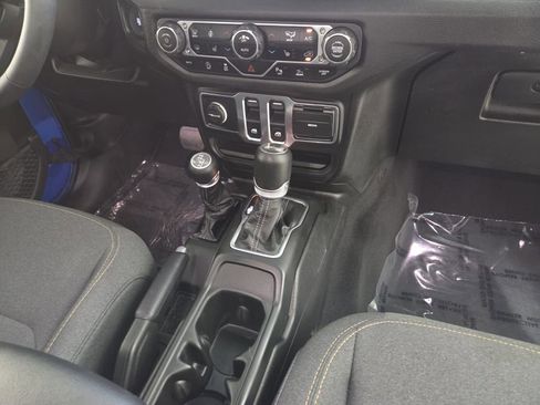 Certified 2025 Jeep Wrangler Sport S image 33