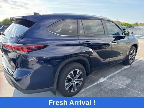 Used 2024 Toyota Highlander XLE FWD image 15