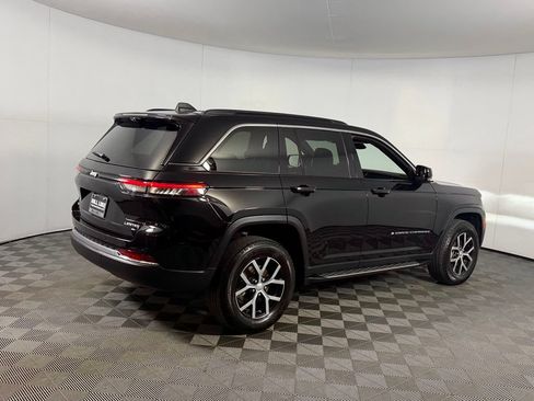Certified 2025 Jeep Grand Cherokee Limited w/ Luxury Tech Group II AWD/4WD image 7