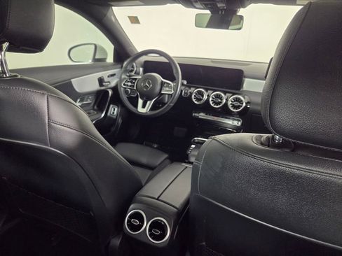 Used 2023 Mercedes-Benz CLA 250 image 32