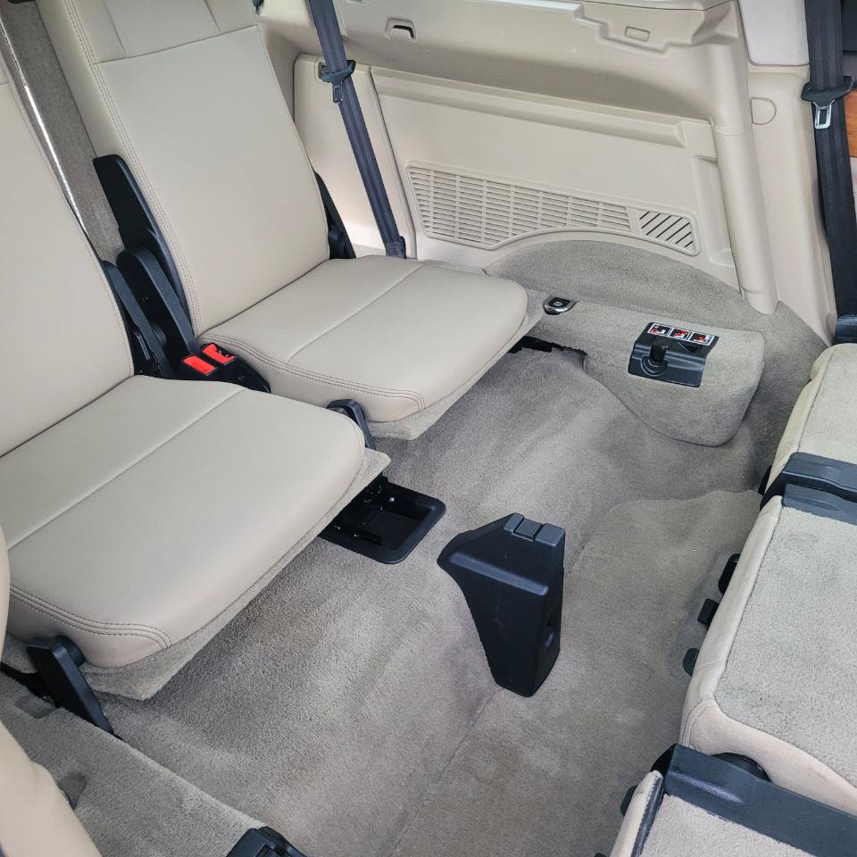 Used 2013 Land Rover LR4 HSE w/ HSE Pkg AWD/4WD image 38