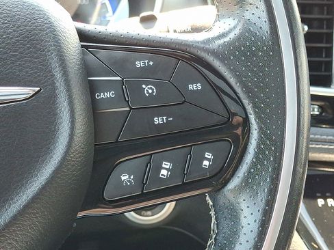 Used 2019 Chrysler Pacifica Limited FWD image 33