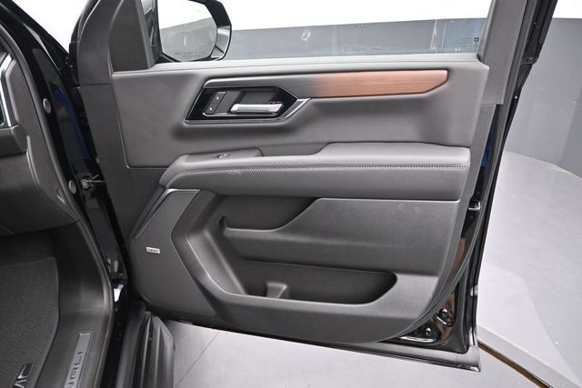 New 2026 GMC Yukon Denali w/ Advanced Technology Package AWD/4WD image 12