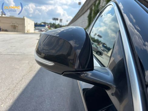 Used 2017 INFINITI QX30 w/ Cargo Package image 14